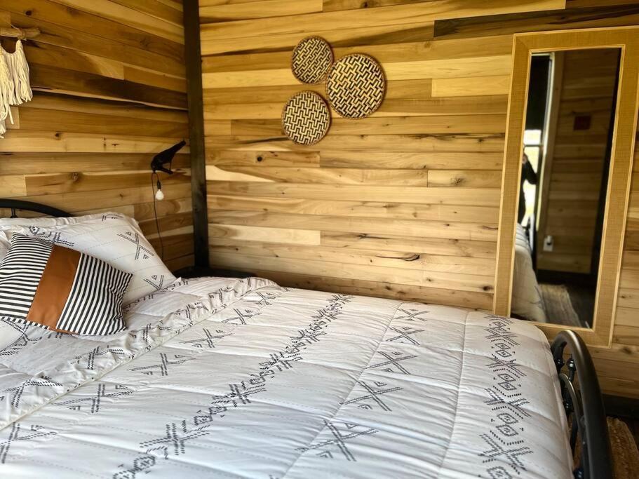 Bourbon Barrel Cottages #2 Of 5 On Kentucky Trail Lawrenceburg Ngoại thất bức ảnh